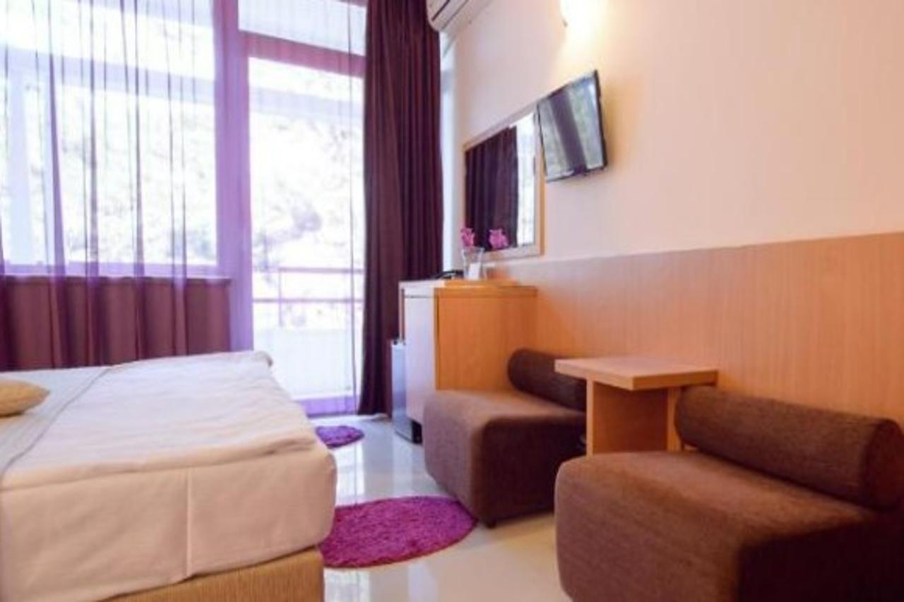 Hotel Sara 넵툰 외부 사진